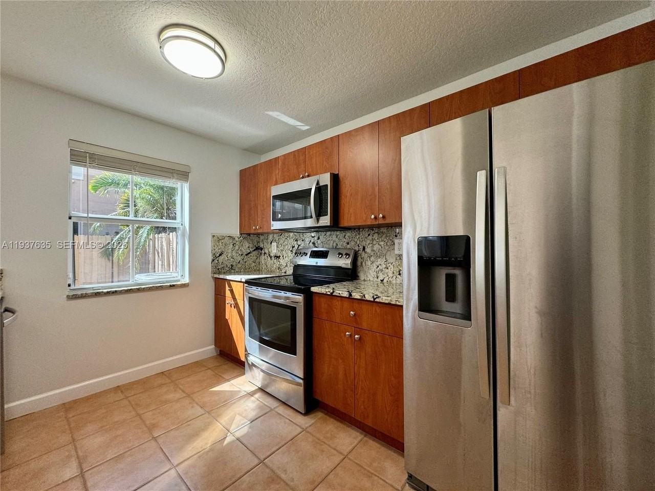 3162 Sw 153rd Ct #3162 - Photo 6 of 35