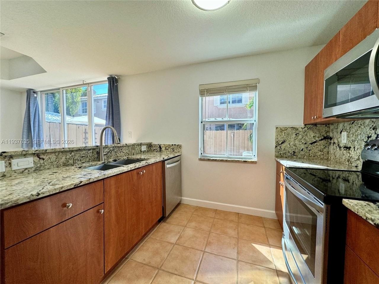 3162 Sw 153rd Ct #3162 - Photo 7 of 35