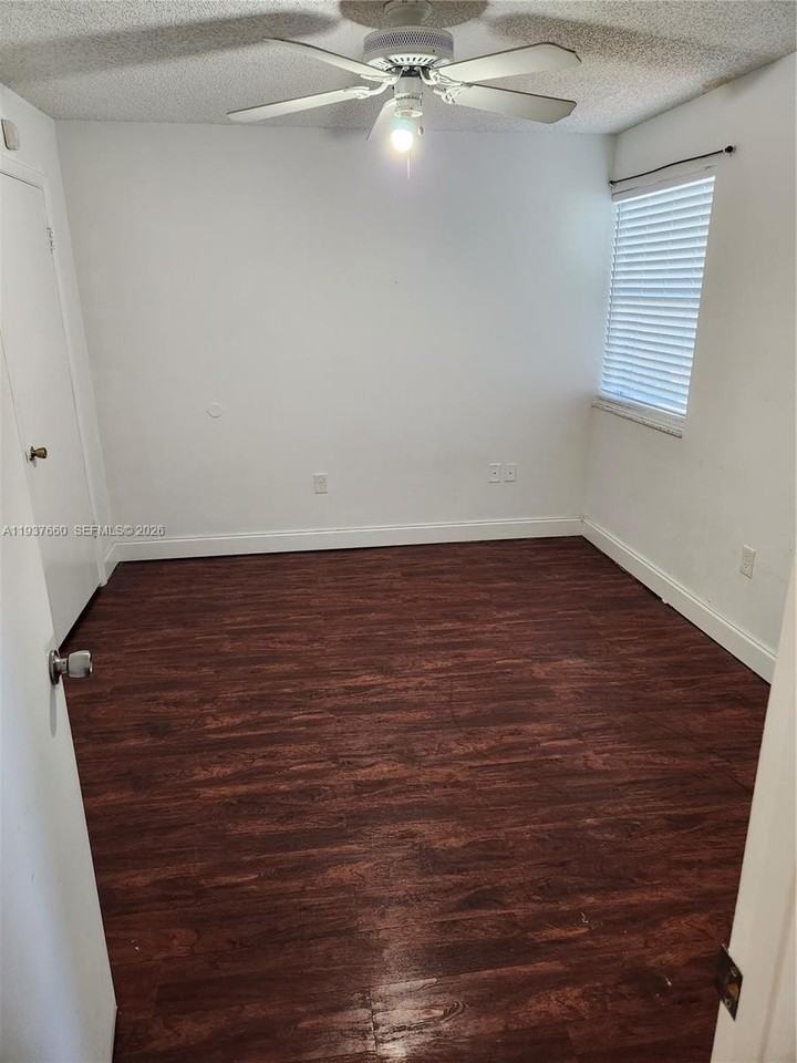 17500 Nw 67th Ct #P19 - Photo 3 of 10