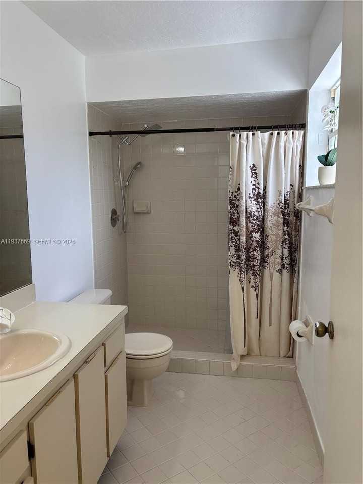 9878 Sw 223rd Ter - Photo 4 of 5