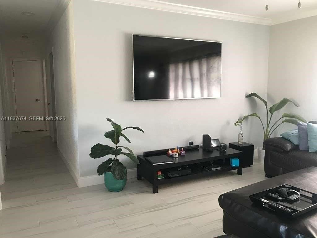 15563 Sw 107th Pl #1 - Photo 5 of 13