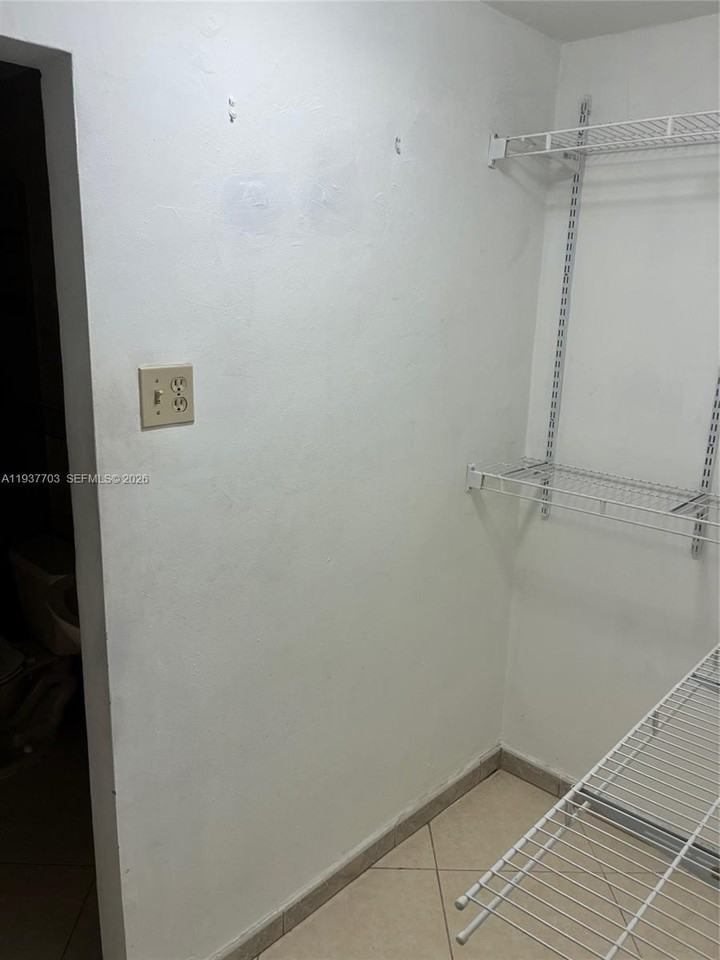 1450 Sw 73rd Pl #A - Photo 3 of 5