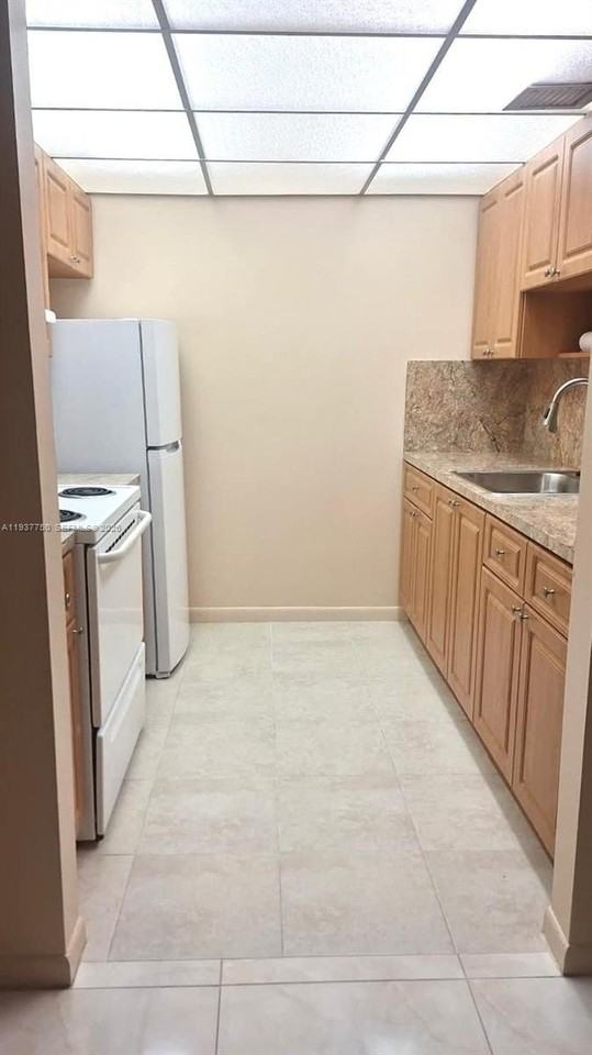 400 Sw 134th Way #107F - Photo 5 of 25