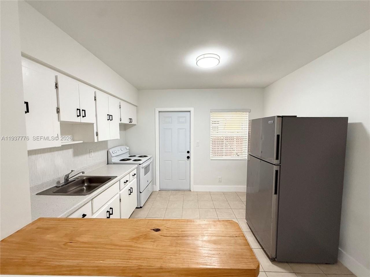 2213 Madison St #6 - Photo 7 of 9