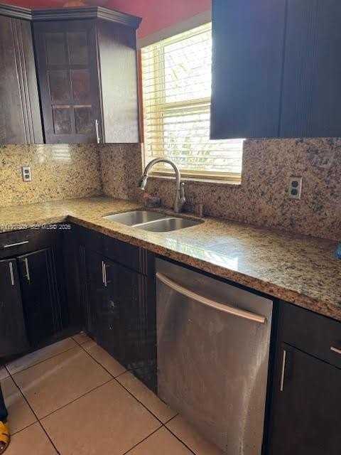 1804 Sw 95th Ter - Photo 2 of 5