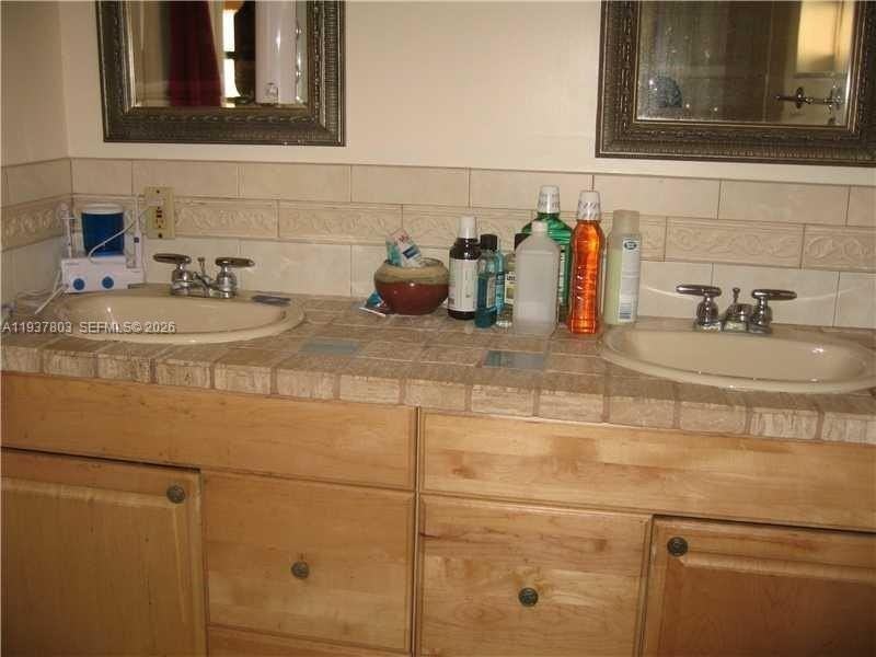 1804 Sw 95th Ter - Photo 5 of 5