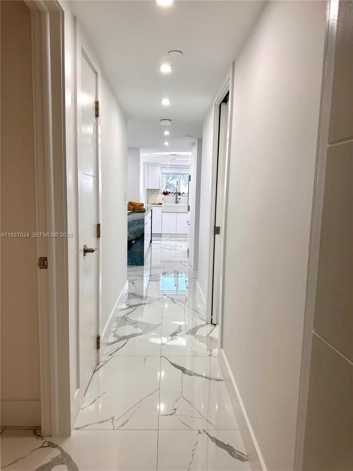 2457 Collins Ave #408 - Photo 3 of 13