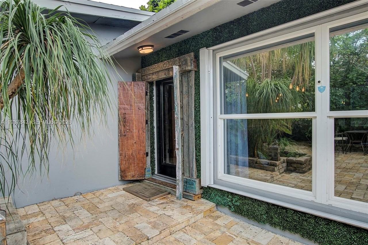 1124 Nw 15th Ct - Photo 6 of 38