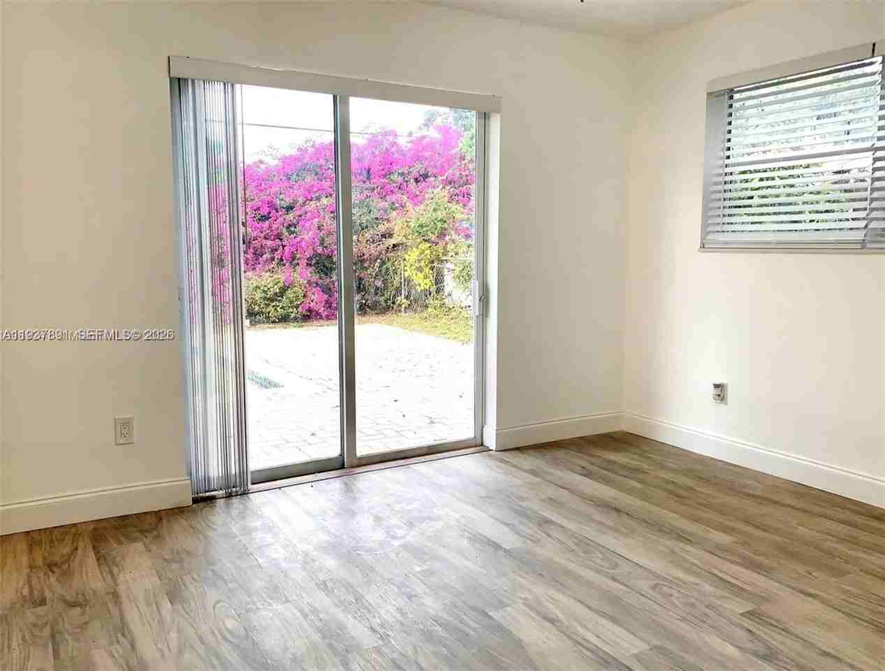 6671 Mckinley St - Photo 7 of 14