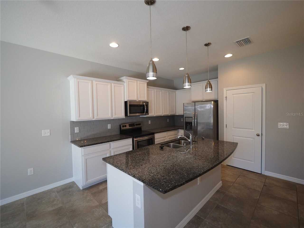 2615 Midnight Pearl Dr - Photo 2 of 33