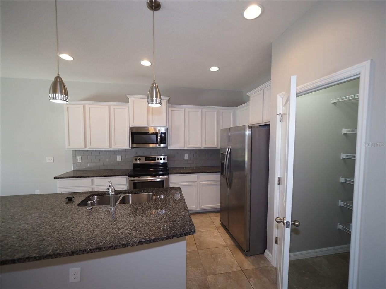 2615 Midnight Pearl Dr - Photo 4 of 33