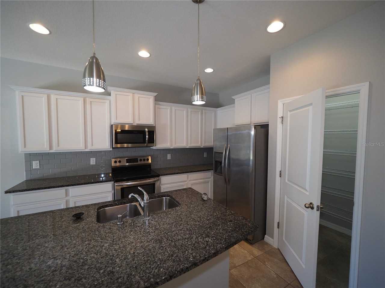 2615 Midnight Pearl Dr - Photo 5 of 33