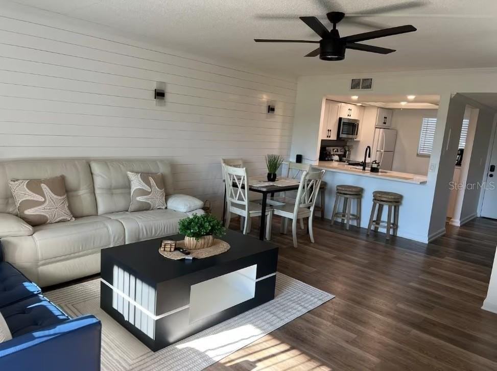 3700 Beneva Rd #604 - Photo 2 of 10