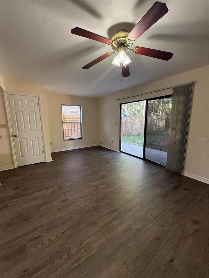 2160 Sw 70th Ter - Photo 6 of 29