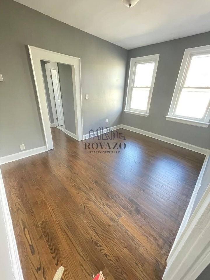 484 N 12th St - Photo 3 of 6