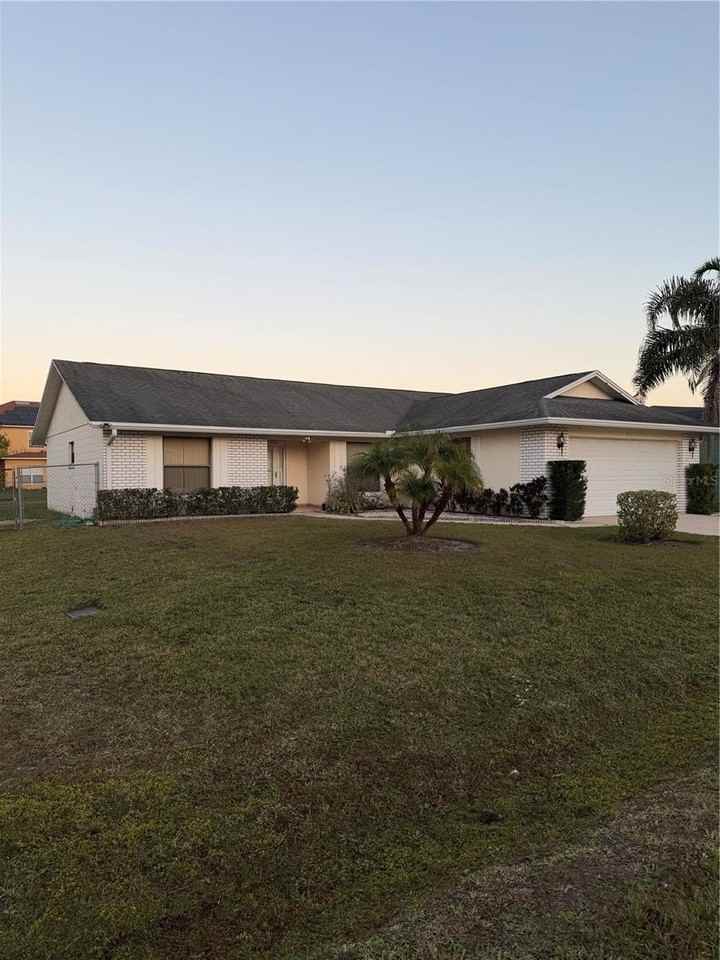 611 Cotulla Dr - Photo 4 of 36