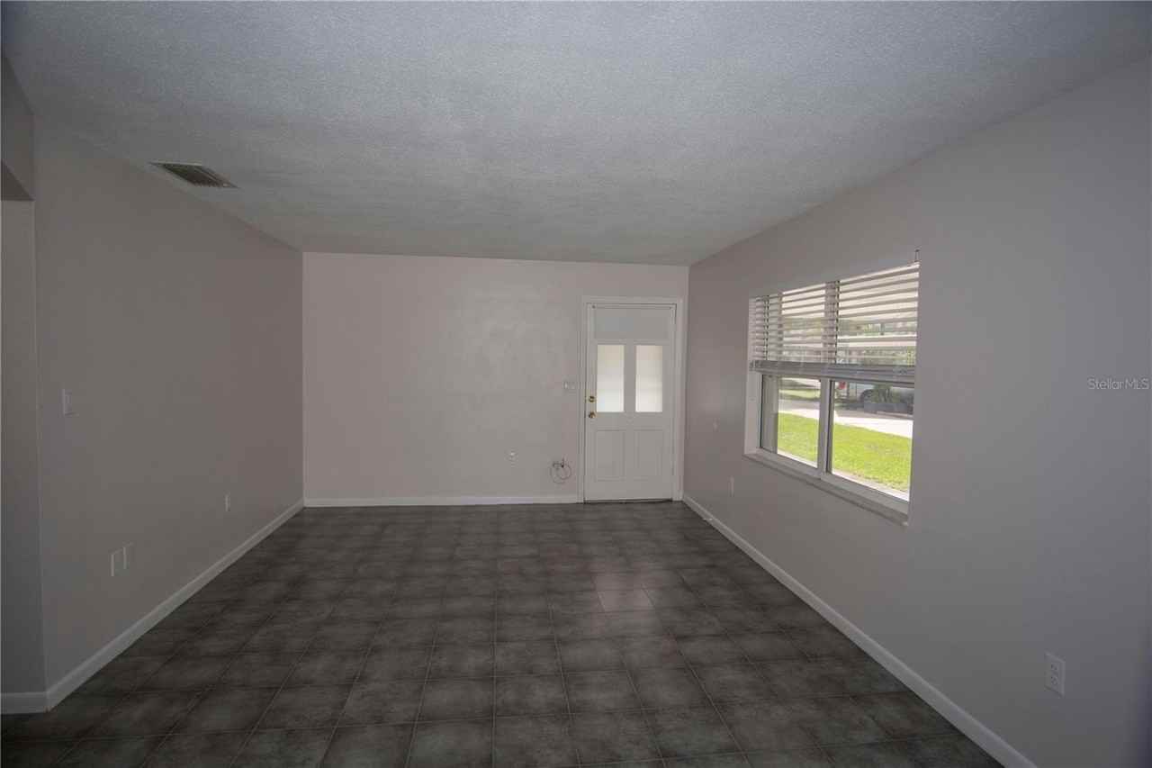 832 N Hyer Ave - Photo 6 of 14