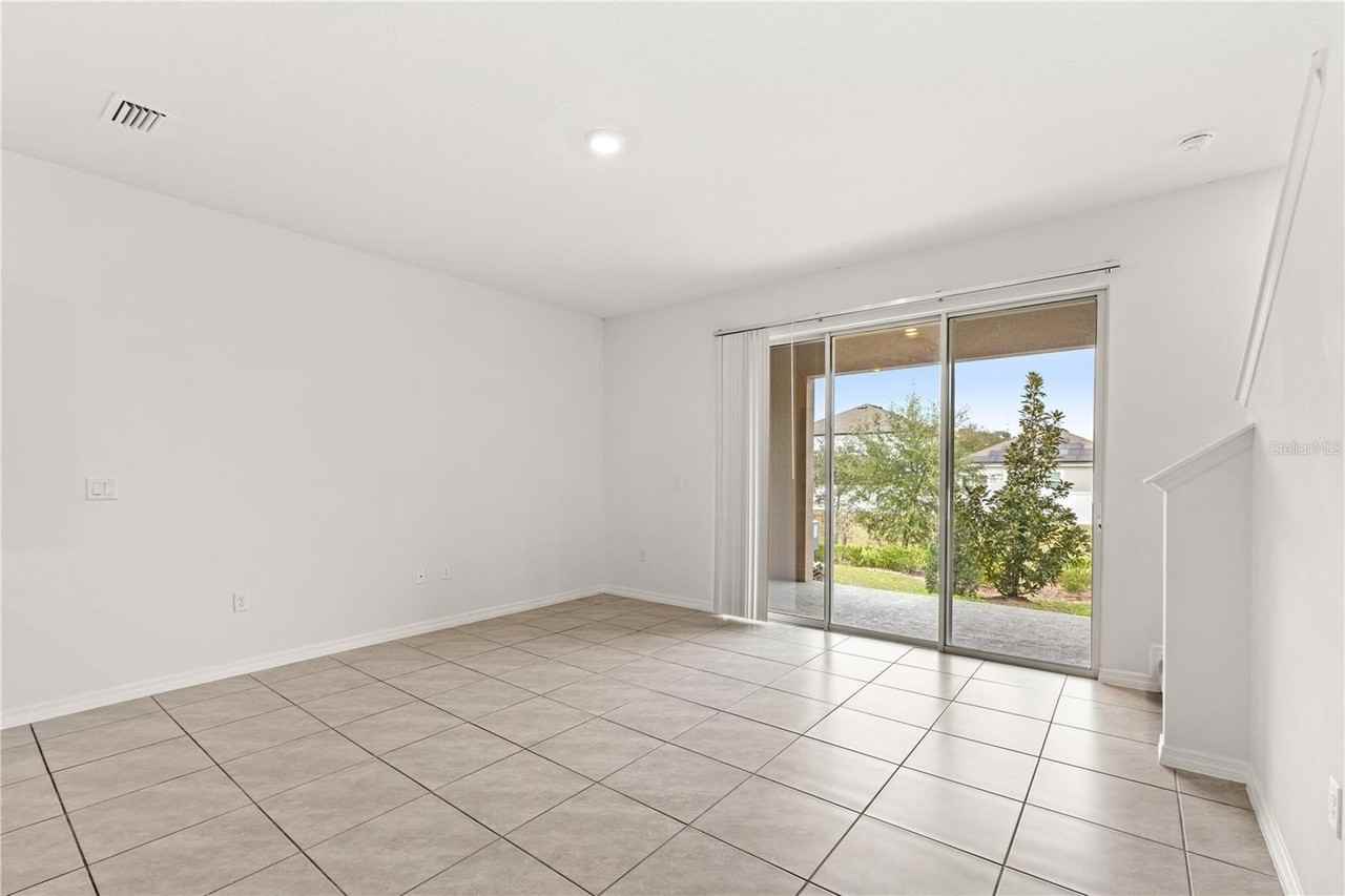 1264 Draintree St - Photo 7 of 32