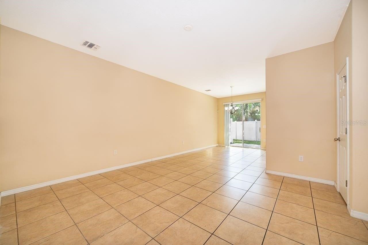 9539 Silver Buttonwood St - Photo 5 of 21