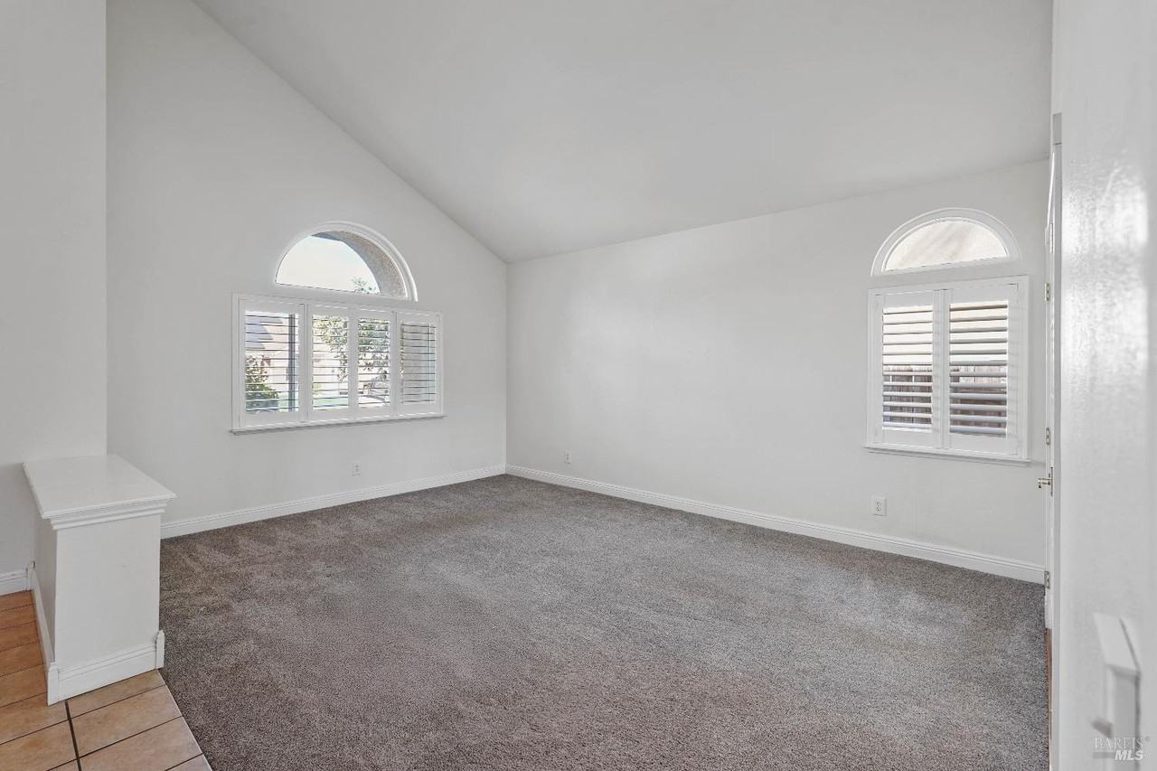 606 Roscommon Pl #1 - Photo 6 of 19