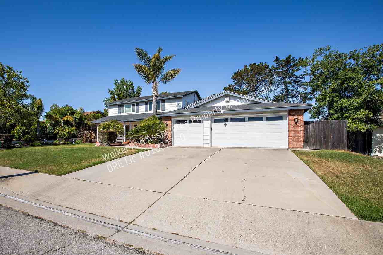 1062 Foxenwood Dr #1 - Photo 3 of 34