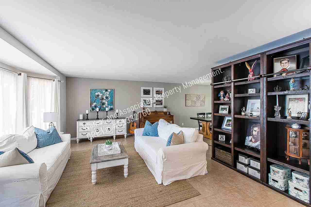 1062 Foxenwood Dr #1 - Photo 6 of 34