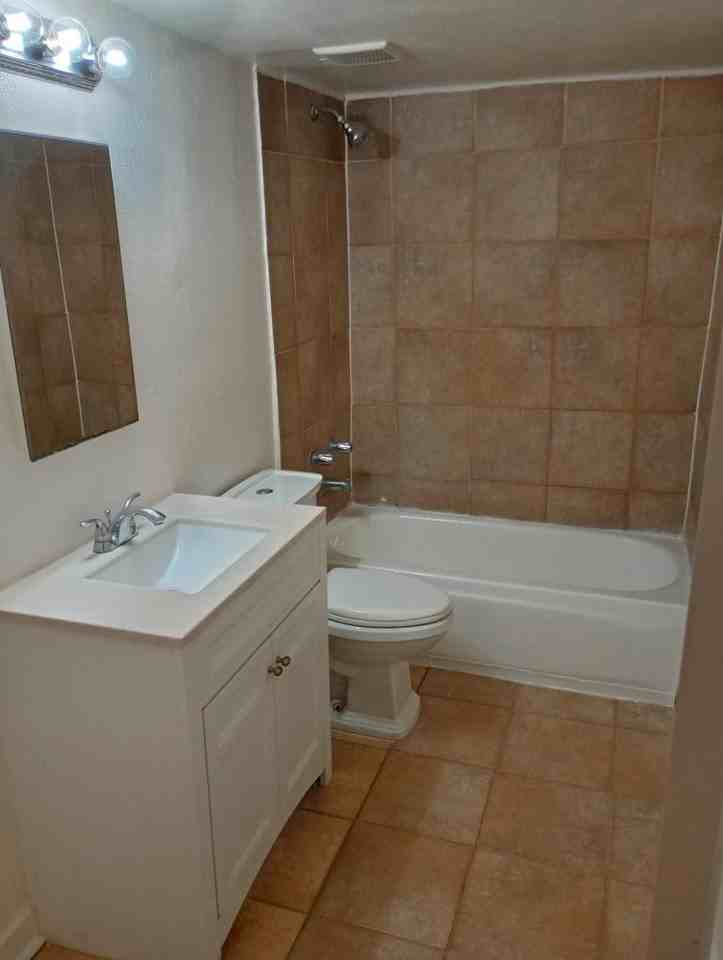 401 N D St - Photo 2 of 7