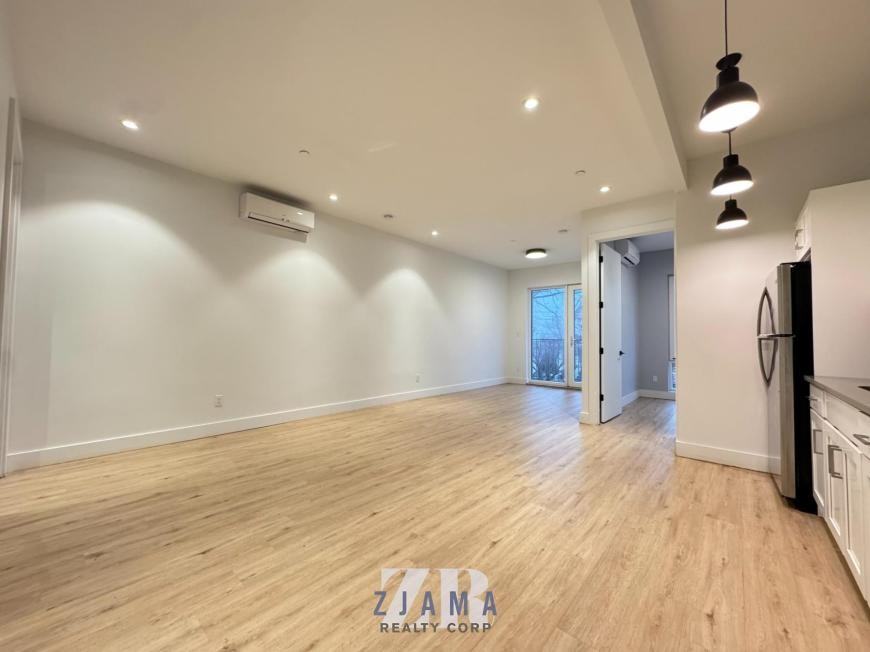 1613 Brooklyn Ave - Photo 3 of 9