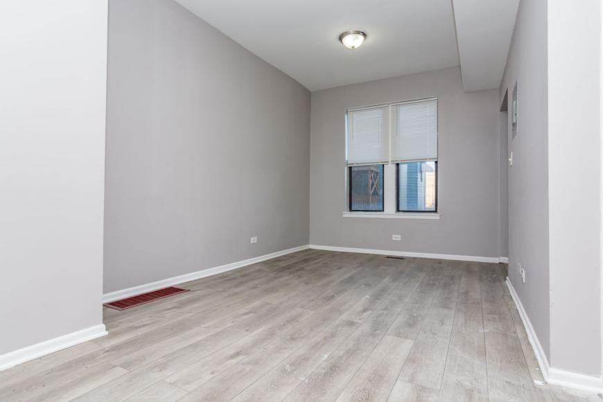 118 N Kostner Ave - Photo 2 of 10