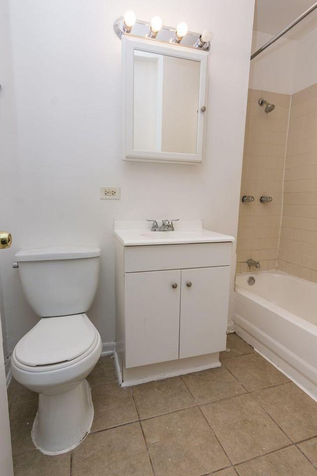 118 N Kostner Ave - Photo 6 of 10