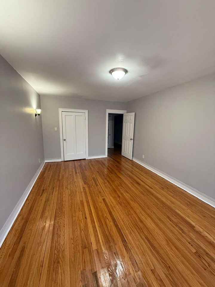 1647 E 74th Pl - Photo 4 of 10