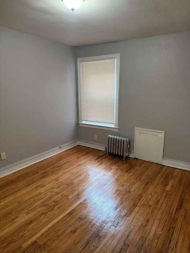 1647 E 74th Pl - Photo 5 of 10