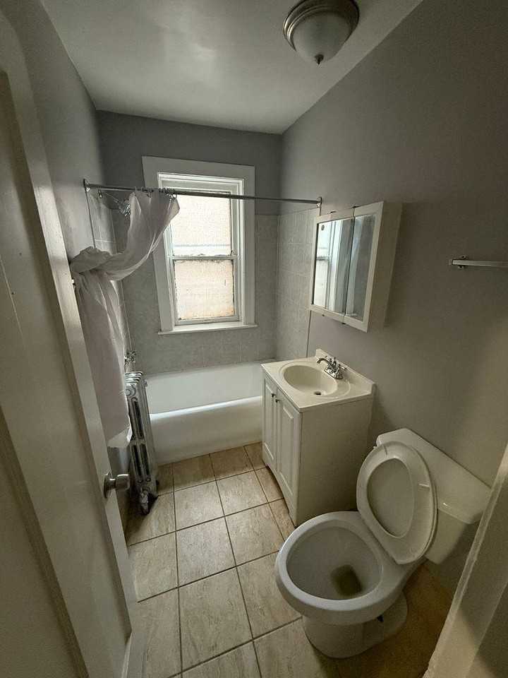 1647 E 74th Pl - Photo 6 of 10