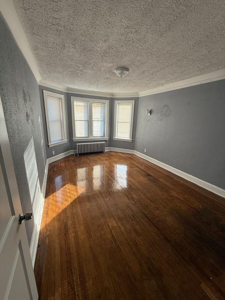 7442 S East End Ave - Photo 4 of 10