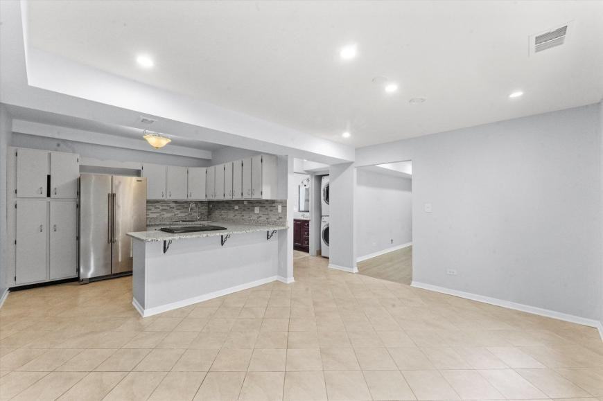 4846 N Keystone Ave - Photo 2 of 10