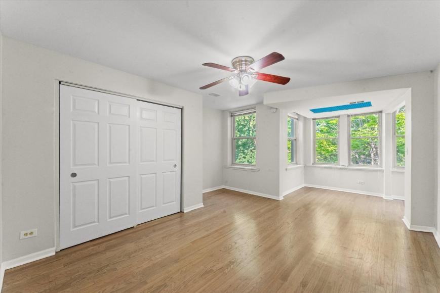 4846 N Keystone Ave - Photo 5 of 10