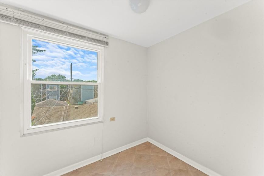 4846 N Keystone Ave - Photo 7 of 10