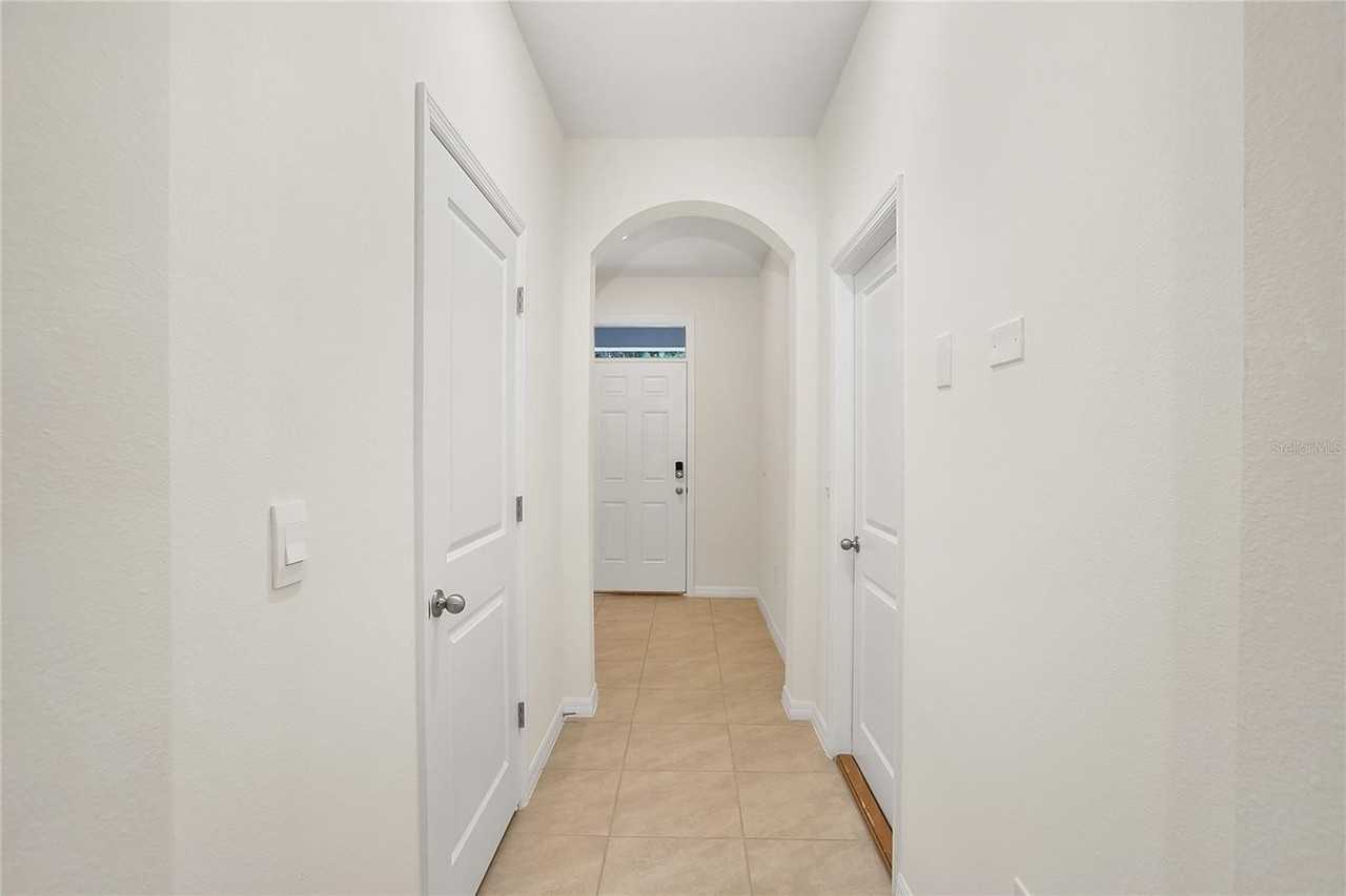 32859 Pez Landing Ln - Photo 2 of 33