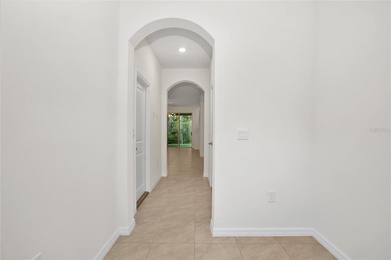 32859 Pez Landing Ln - Photo 3 of 33