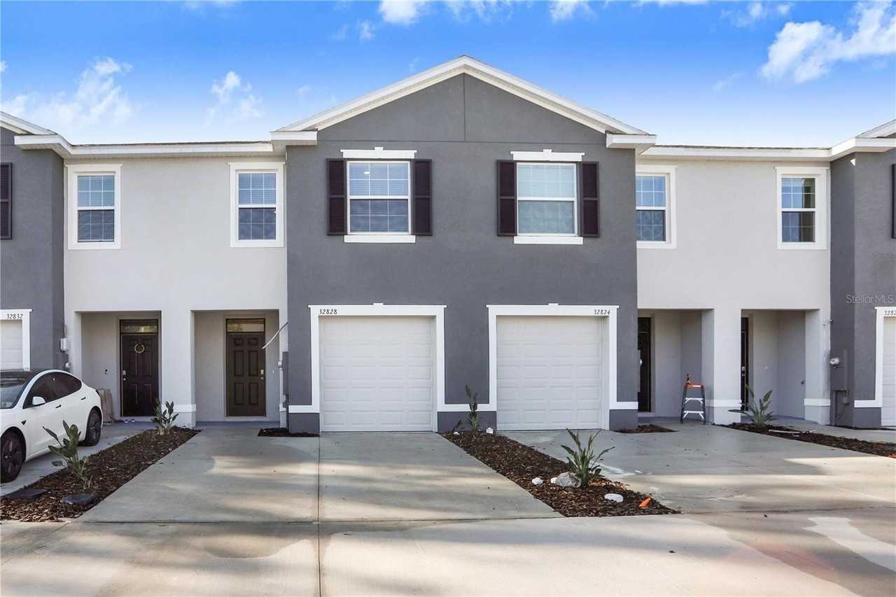 32828 Pez Landing Ln - Photo 2 of 40