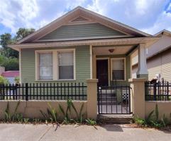 featured image of 2008 N Albany Ave