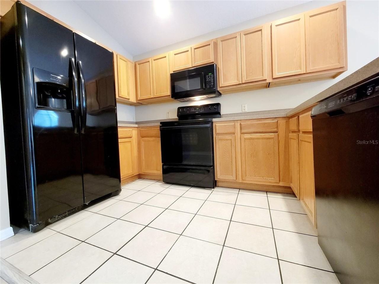 2008 N Albany Ave - Photo 5 of 24