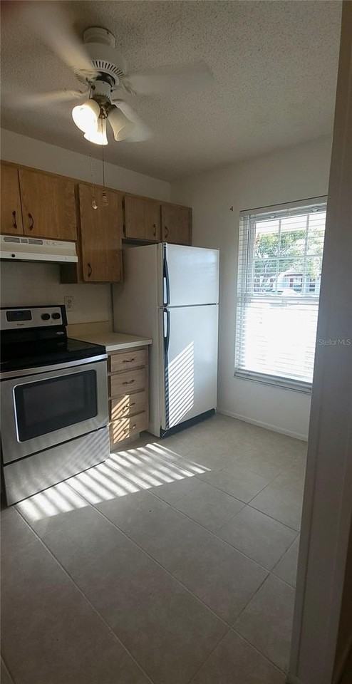 2913 Forrestal Ct - Photo 3 of 16