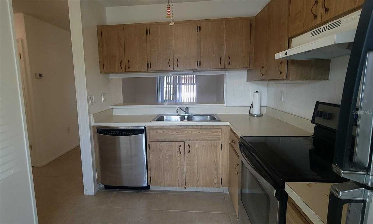 2913 Forrestal Ct - Photo 4 of 16