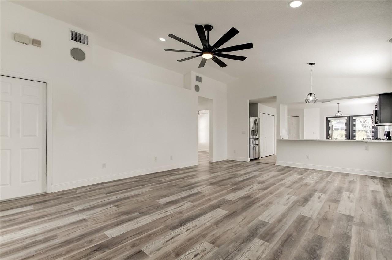 6032 Lanshire Dr - Photo 3 of 50