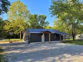 featured image of 127 Bailey Ln