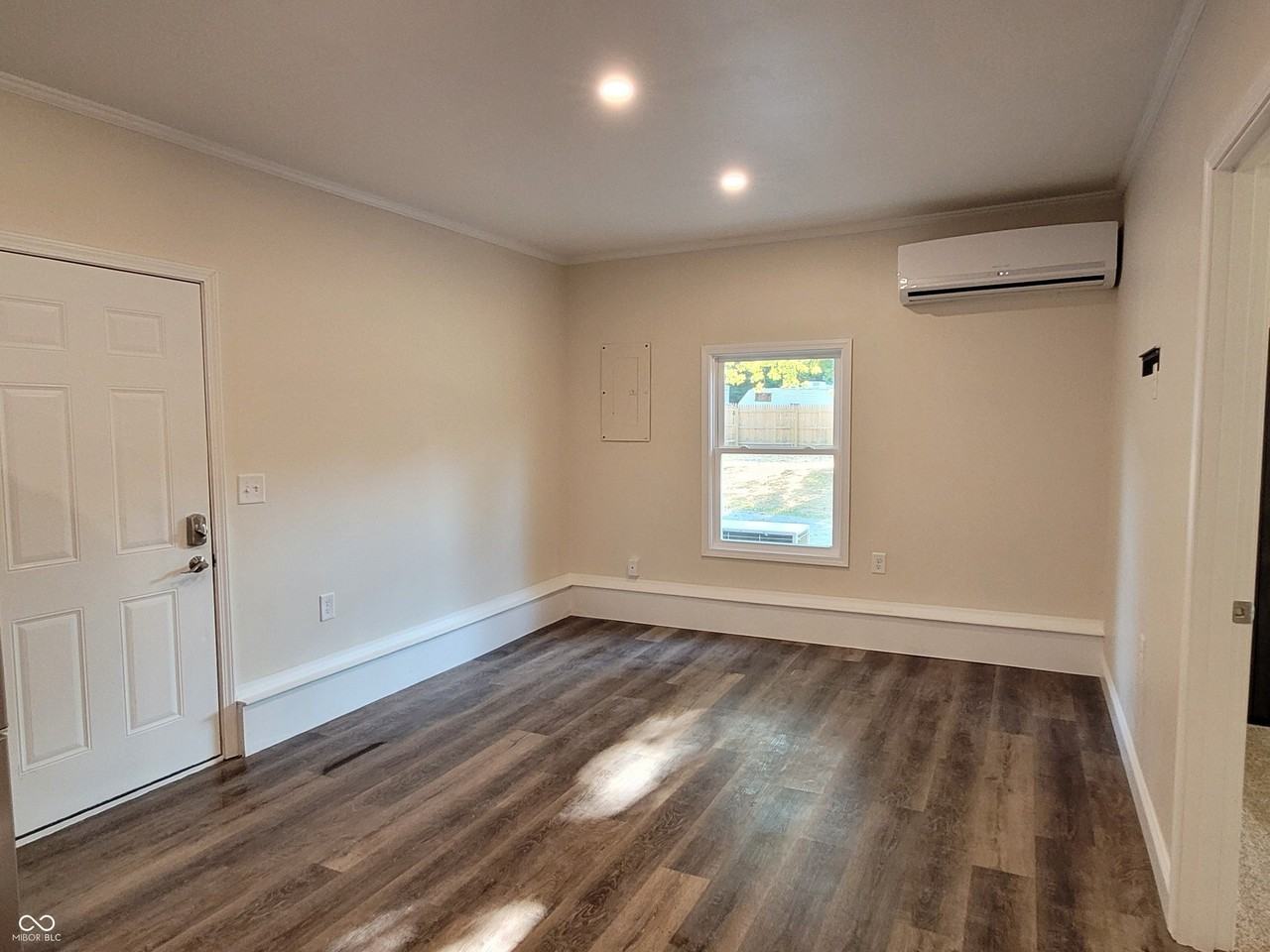 127 Bailey Ln - Photo 3 of 28