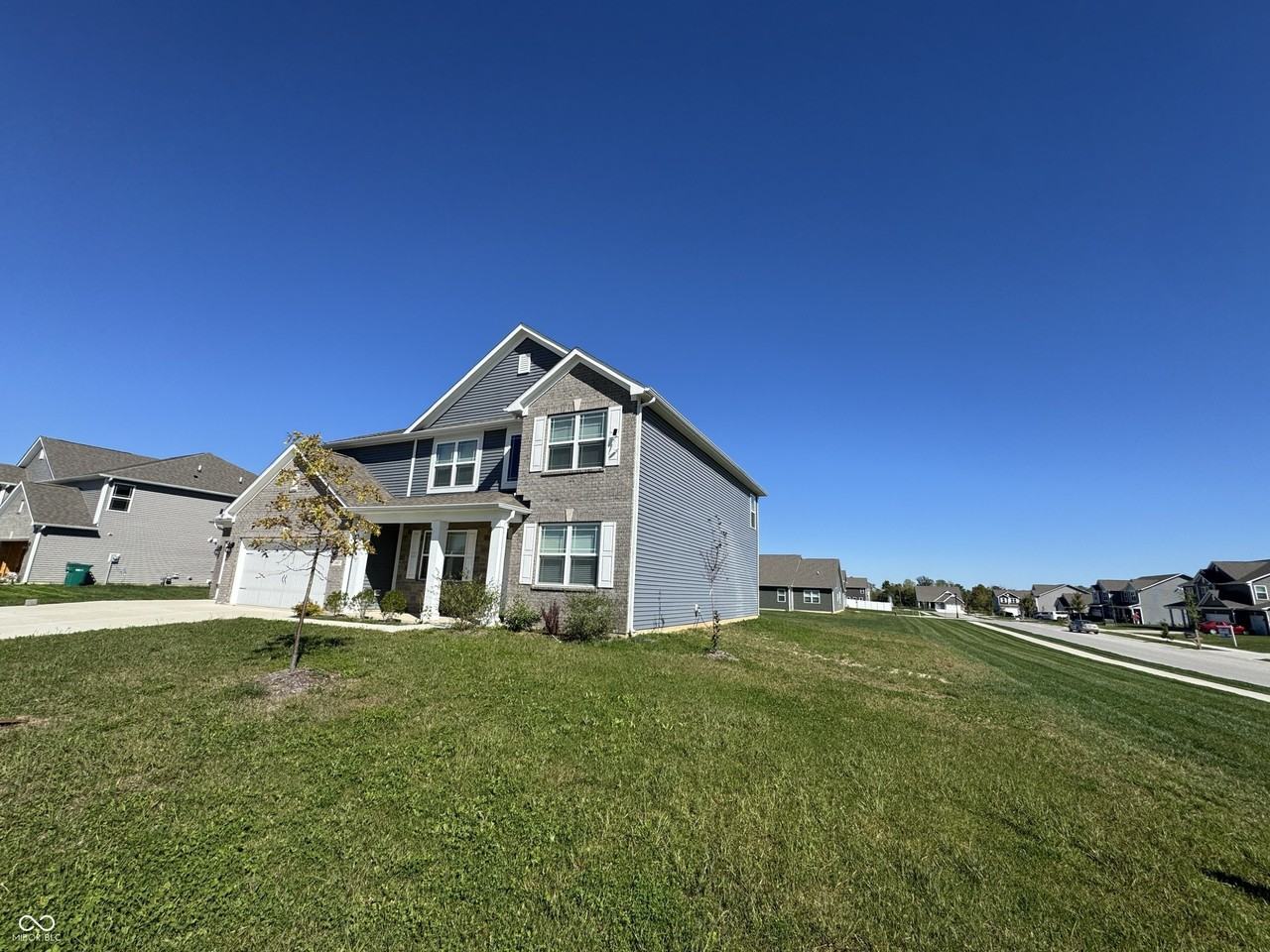 2407 Pine Valley Dr - Photo 3 of 32