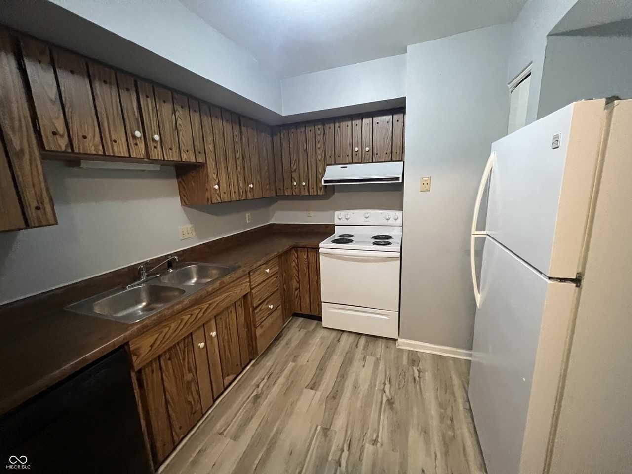 1320 Millerwood Ct #3 - Photo 5 of 11