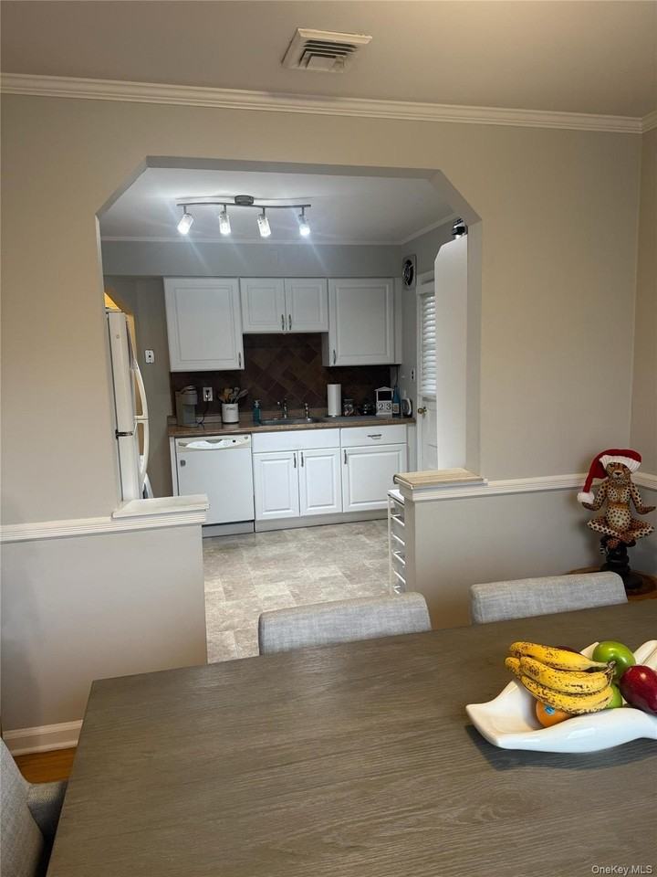 625 S 12th St - Photo 4 of 14